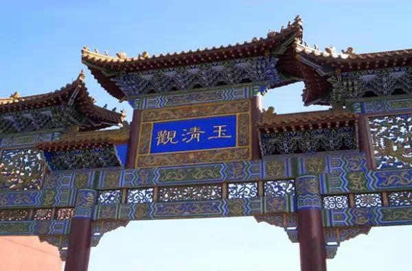 古开平镇有"九桥十八庙"之说,玉清观在开平古建筑中,是规模最大的