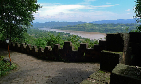 钓鱼城全景图图片