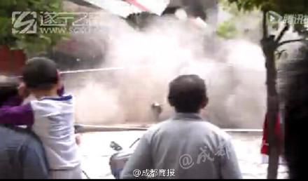蓬溪一大楼装修过程中坍塌