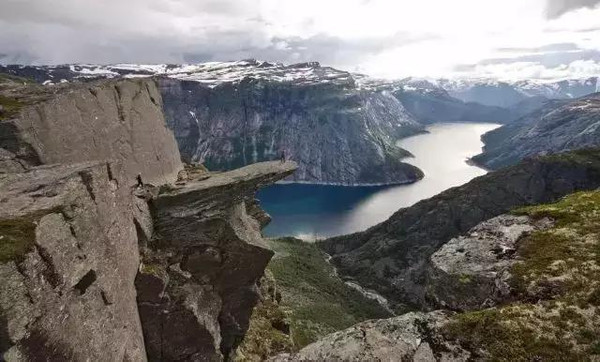 挪威 世界的尖端 trolltunga