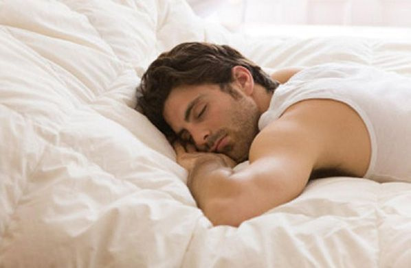 趴着睡影响男性精子质量