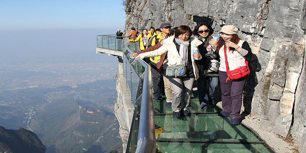 張家界天門山玻璃棧道