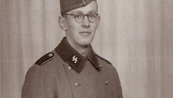 加入纳粹党卫军的青年格勒宁 图片来自德国《明镜》周刊网站