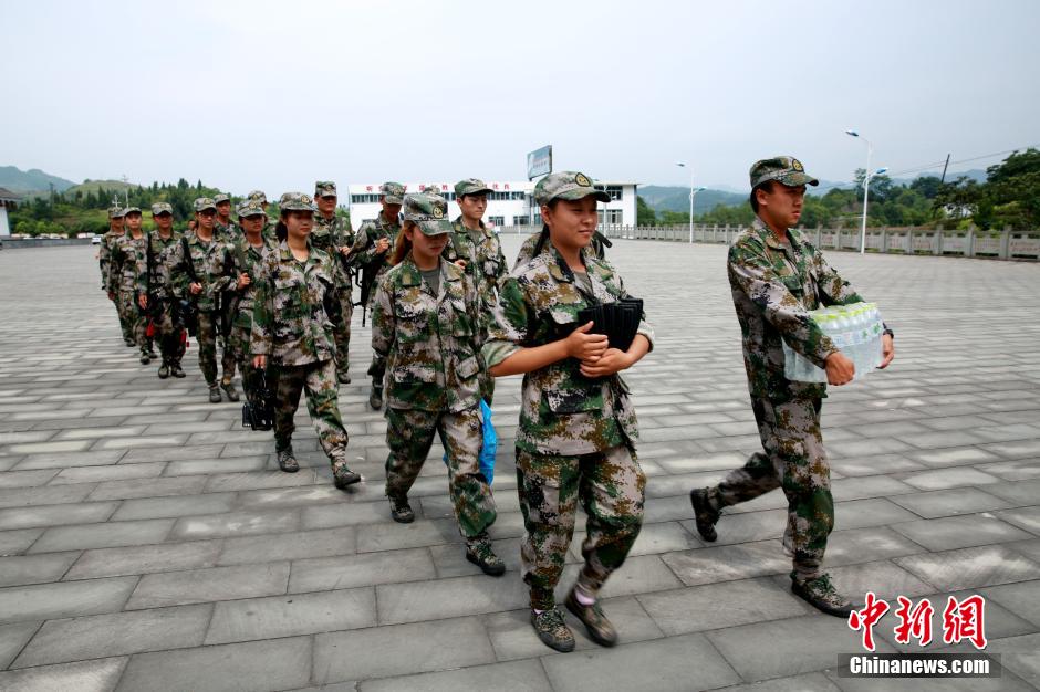 據瞭解,由教育部,(中國人民解放軍)總參謀部主辦的第二屆全國學生軍事