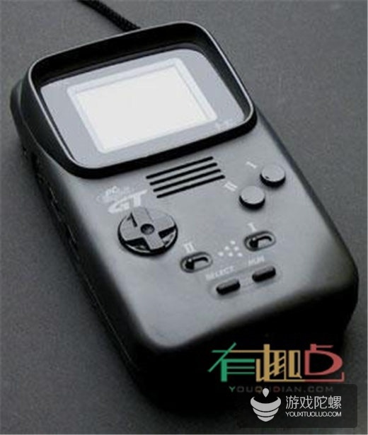 1990年10月,世嘉再也耐不住寂寞,推出了他們的第一款掌機–gamegear.