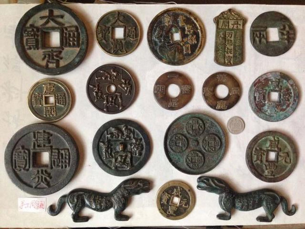 各种各样古钱币价值连城