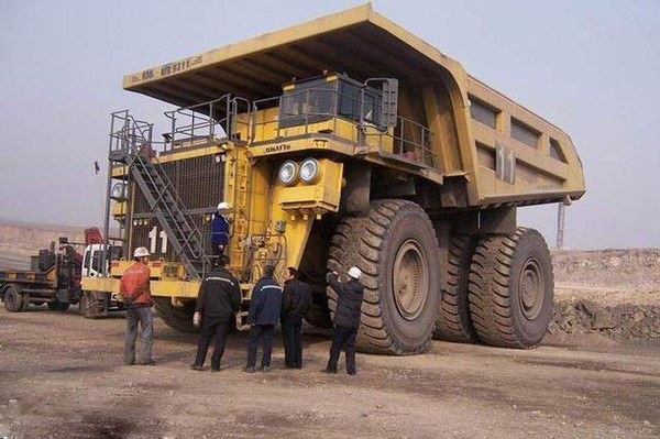煤老板的新宠 看看世界最大卡车