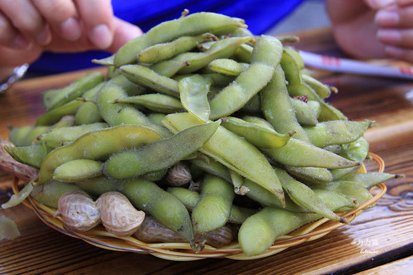 大排檔當然少不了花生毛豆了.長沙的臭豆腐也登場了.