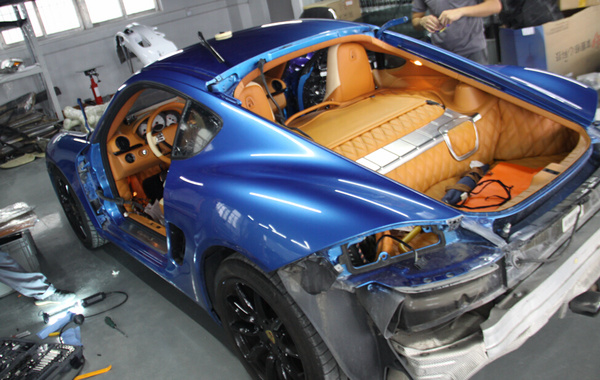 汽车喷漆之保时捷cayman车身改色-天空蓝