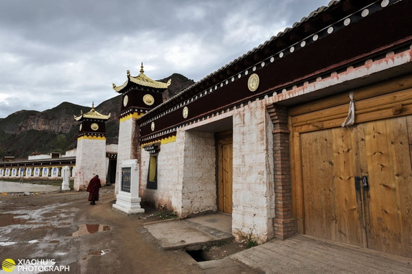 东吉多卡寺仙女湖与年保玉则