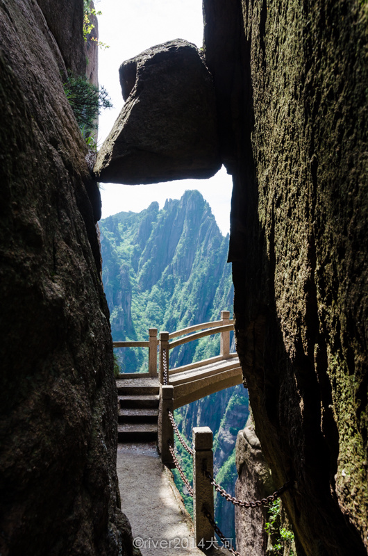 西海大峡谷栈道图片