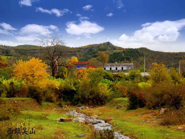 吴山为陕西省第二名山,与华山并称"二华.