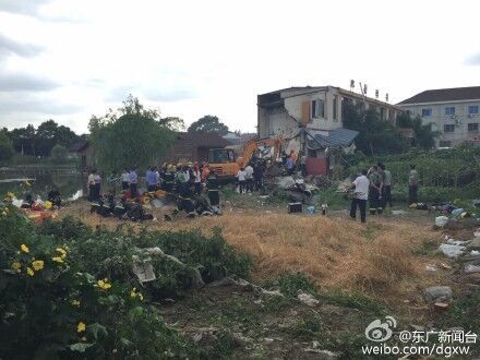 图说：上海青松公路一饭店发生煤气爆炸。网络图