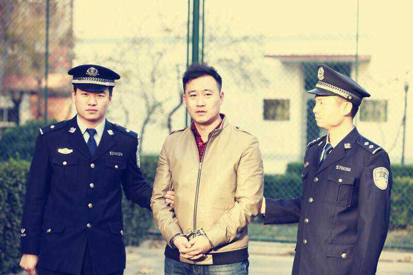 主持人姜伟跨界多领域获赞 被喻为内地劳模