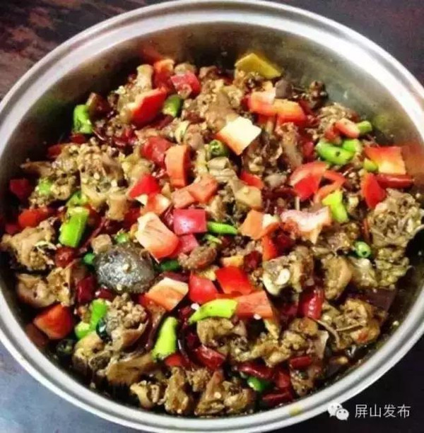 彝乡辣子鸡