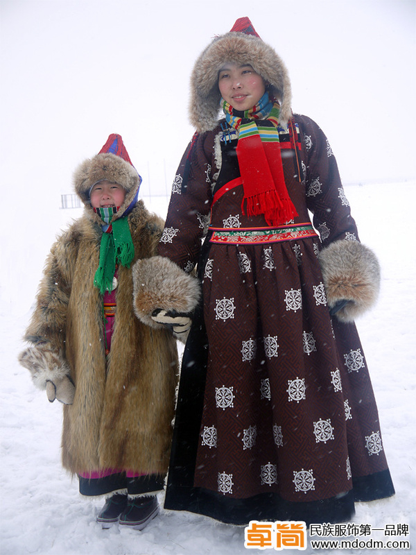 鄂温克族女子服饰图片