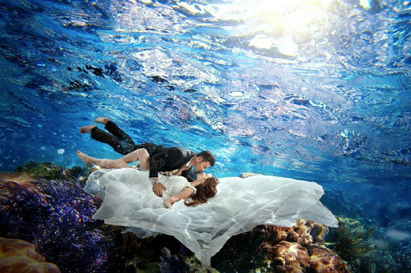 震惊!绝不可能存在的水下婚纱照