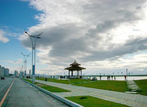 太平灣景區——鴨綠江風景名勝區(國家級)中的重點景區最佳旅遊季節:3