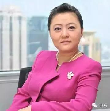 商业大佬身边的女人_那些商业大佬背后的女人们