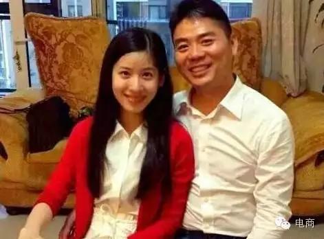 商业大佬身边的女人_那些商业大佬背后的女人们