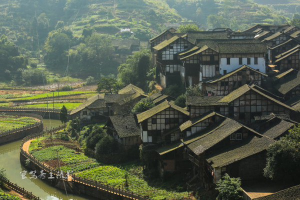 福寶古鎮位於四川合江,古鎮始建於元末明初,到明末清初已