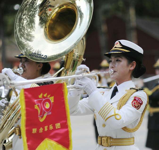 阅兵倒计时:记者探访联合军乐团的美丽女乐手(组图)