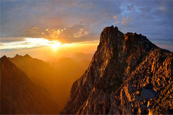 登頂太白山攬仙山盛景