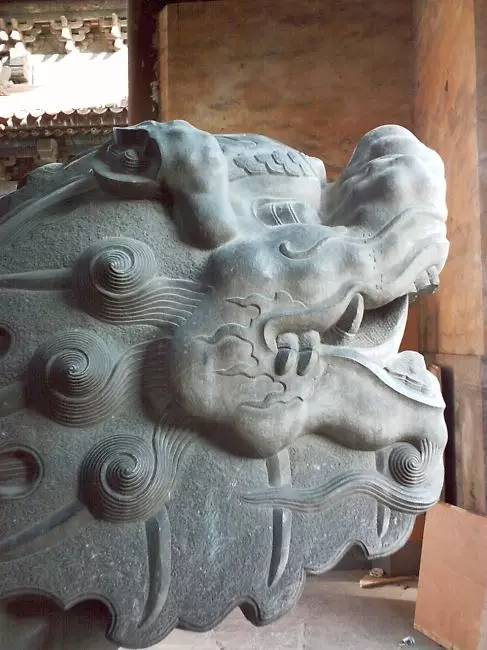 鹤保和殿上的神兽,从第一个开始是骑凤仙人,龙,凤,狮,天马,海马,狻猊