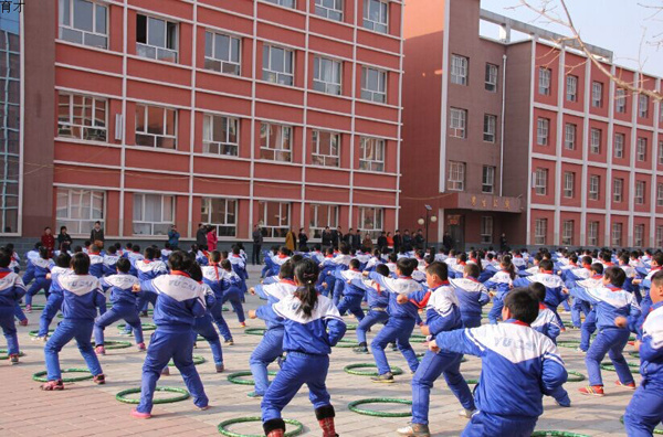 围场育才小学举行建校十周年校庆仪式