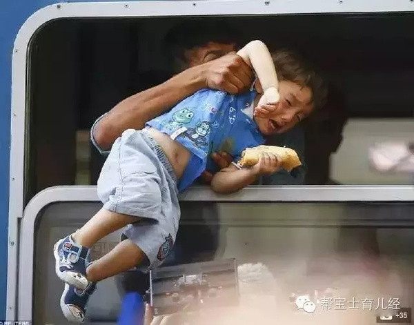 这个遇难的3岁叙利亚小男孩的照片传遍了全世界