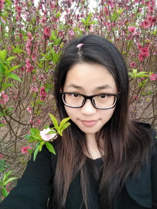 2014年,陈斯敏从广州卫校毕业后,被分配到石楼人民医院,2015年被网友