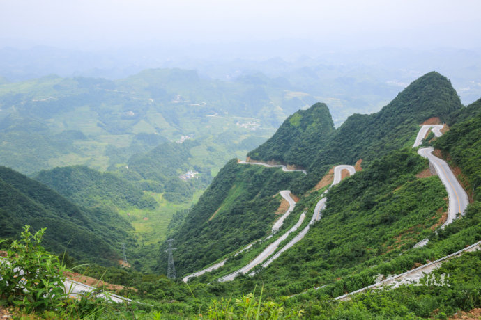 去看看秀山那個風景優美,涼爽宜人的川河蓋吧!