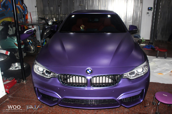 宝马4系汽车车身贴膜改色电光金属紫