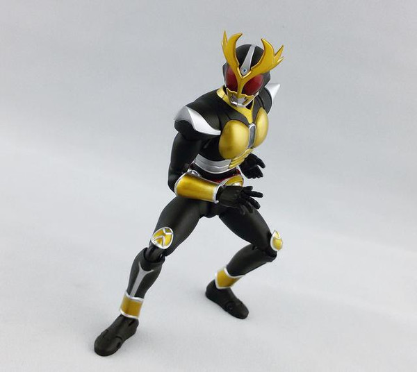 kuuga 的一些聯動( agito一臉的黑目樣)kick 預備哈!