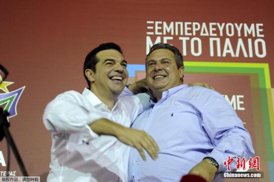 ڵʱ920վеϣڶѡУ˵(Syriza)ʤ˹(Alexis Tsipras)ٶȵѡϣͼΪ920ϣ˵쵼˹ŵĵһ֧⡣