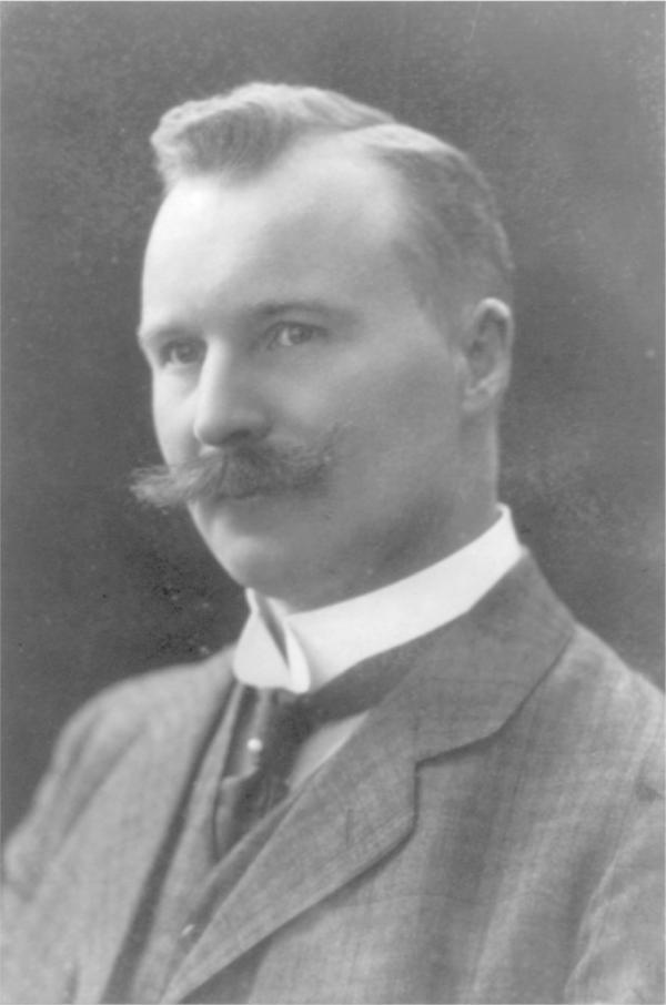 尼尔斯·达伦 1912年，万众瞩目的诺贝尔物理学奖花落名不见经传的瑞典工程师尼尔斯·达伦（Nils Dalén），这让让科学界一片哗然。达伦发现了一个利用不同颜色金属片在光照下受热膨胀不均的特性来调控海上无人值守乙炔灯塔开关的装置，虽然这项发明给瑞典的航运事业带来了便利也给发明家本人带来了财富，但这样的成果对于同时代获得诺奖的工程技术来说实在微不足道。