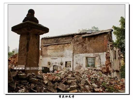 七星岗.归元寺在八十年代以前进城门后的城墙下和沿墙的小街满是店铺.