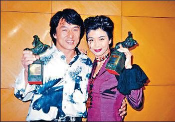 她是刘德华师妹,为何成龙为她痴狂?