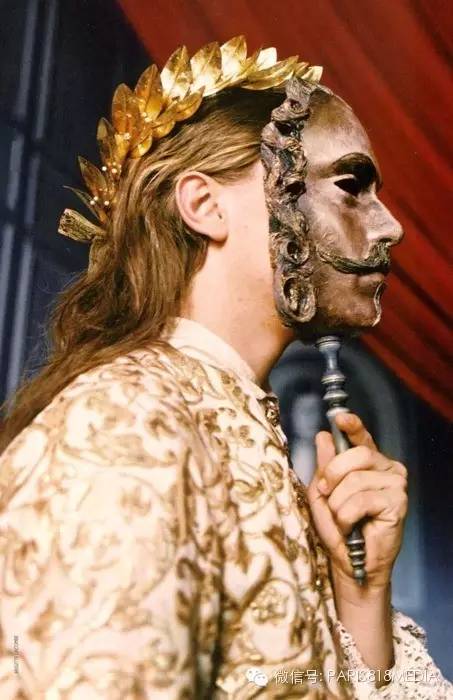 铁面人(或者他叫做天龙八部游坦之)2. v字仇杀队(经典不多言)1.