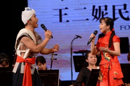 王二妮代表内地献声《黄土谣》音乐会