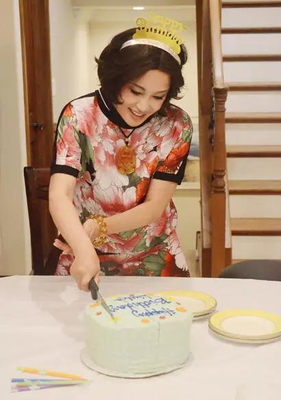 刘晓庆67岁生日照片图片