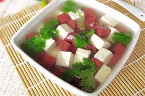 八,猪血豆腐青菜汤