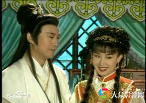 扮演者夏光莉,拍完白娘子之后,与郑少秋主演的《香帅传奇》中饰演了圣