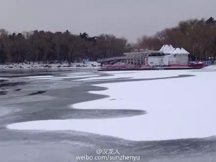 长春南湖公园雪景图