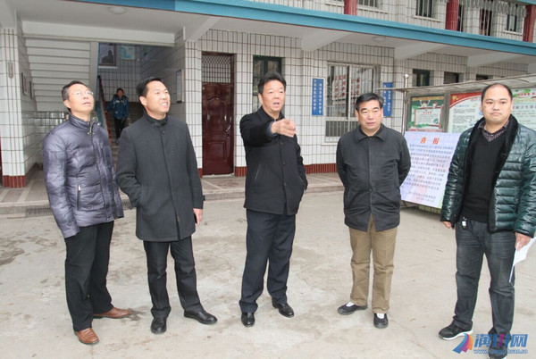 县委常委,宣传部长胡国平到潢川实验小学调研指导