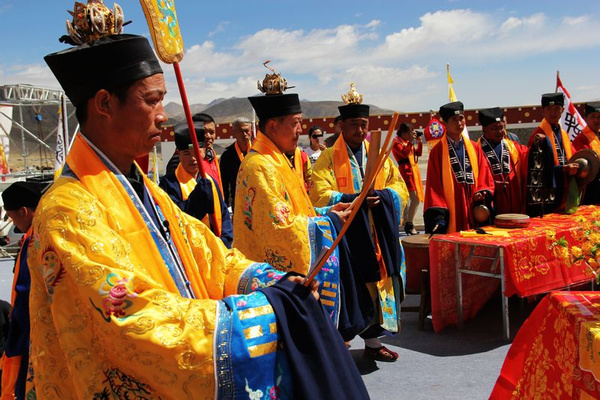 道士们在昆仑山脚下怎么祭拜万山之祖【图】