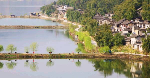 閬中東河美景山丘,樹林,河溪,田埂,瓦房…構成了川北山鄉美麗的畫卷不