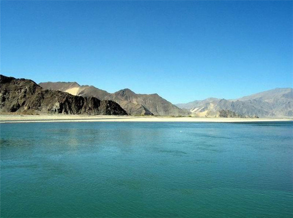 中国面积最大的咸水湖图片