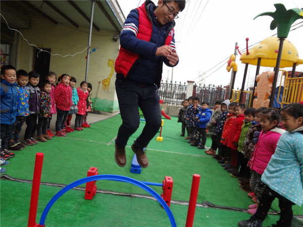 連雲港贛榆區春燕幼兒園情商遊戲課:勇敢的喜羊羊