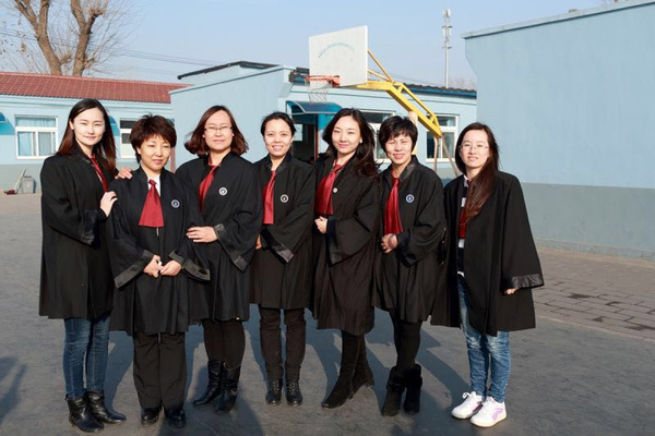 最美女律师走进打工小学助力公益